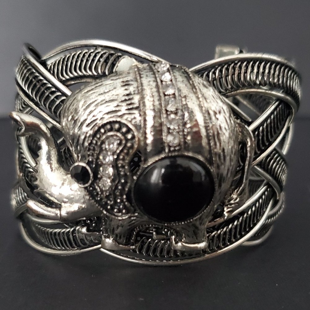IT'S A JELLY BELLY LUCKY ELEPHANT CUFF BANGLE BRACELET RUSTIC & WOVEN DESIGN